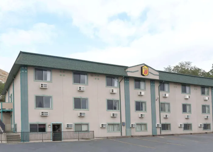 Super 8 By Wyndham River Green River