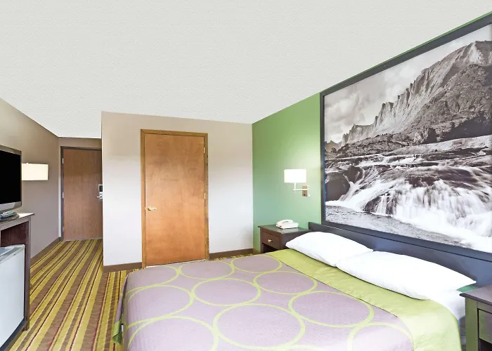 Hotel Super 8 By Wyndham River 2*