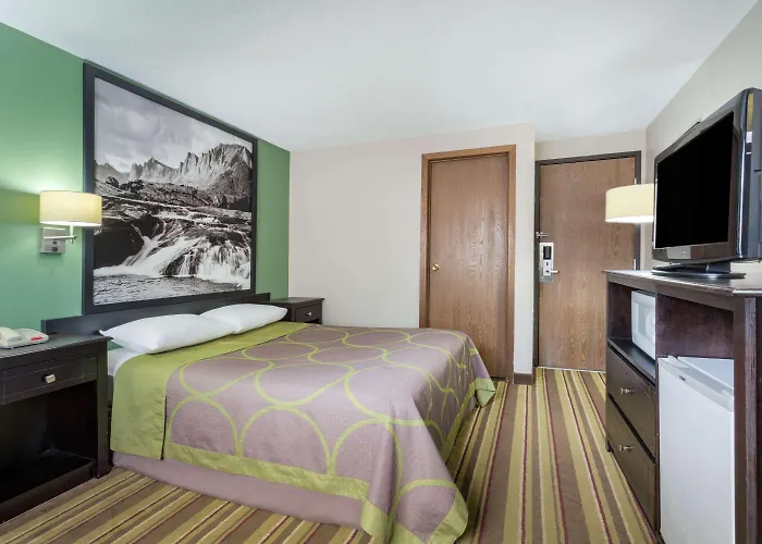Hotel Super 8 By Wyndham River Green River